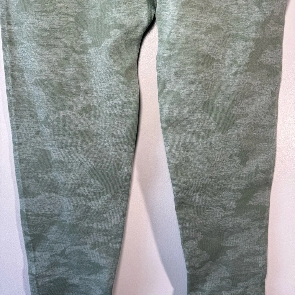 Gymshark Adapt Camo Seamless Leggings - Picture 10 of 15